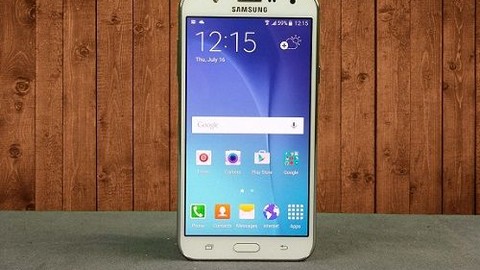 2016 model Samsung Galaxy J7 bomba gibi geliyor