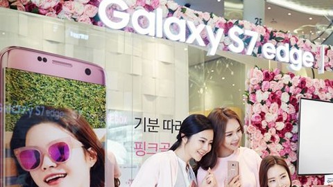 Pembe altın renkli Galaxy S7 ve Galaxy S7 Edge'i gördünüz mü?