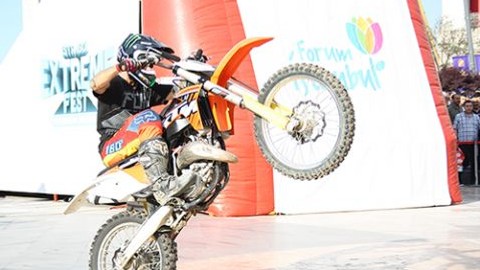 Dünyaca ünlü motocross sporcuları nefesleri kesti!