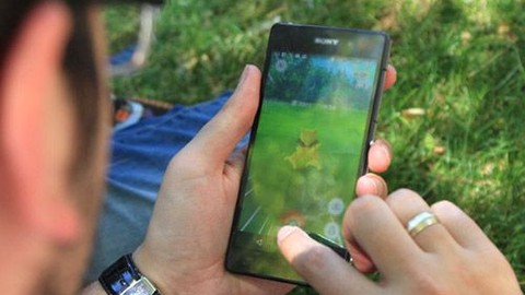 Pokemon arayanlara belediyeden ücretsiz su ve çay
