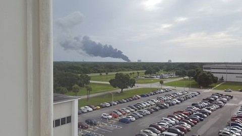 SpaceX'in roketi patladı!