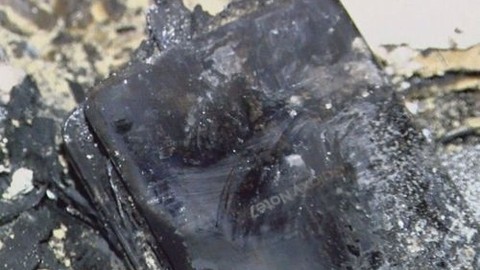 Yenilenmiş Galaxy Note 7 uçakta patladı!