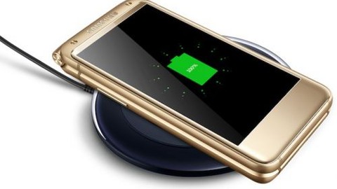 Samsung'un amiral gemisi kapaklı telefonuna yakından bakın!