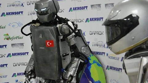 Yeni robot evde kadınların en büyük yardımcısı olacak!