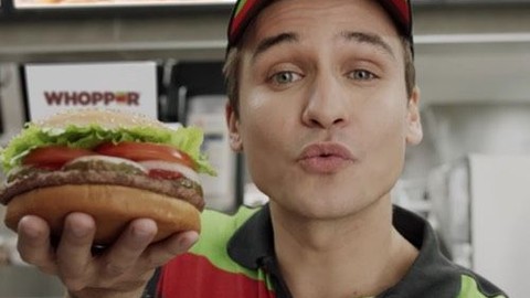 Google Asistanı kandıran Burger King reklamı!