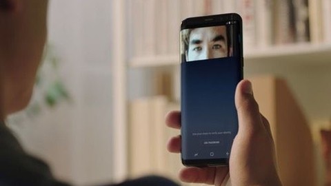 Galaxy S8'in Iris tarayıcısı hacklendi!