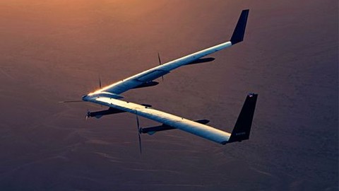 Facebook'un drone'u ilk kez başarılı uçuş yaptı