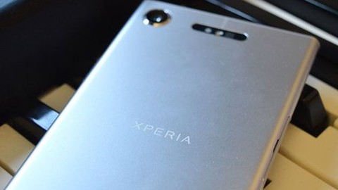 İşte Sony'nin tam ekranlı çerçevesiz yeni telefonu!