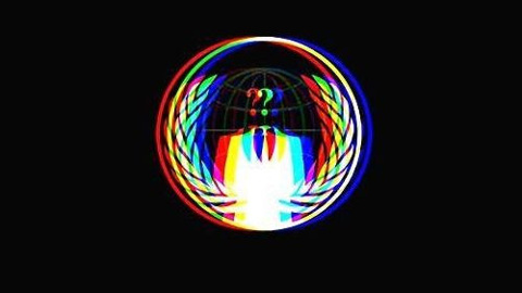 Anonymous, bir ünlünün Twitter hesabını hackledi!