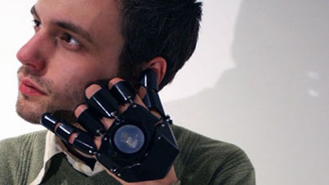 İşte eldiven şeklinde telefon - Glove One!