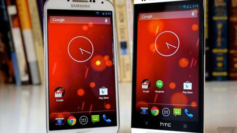 Saf Androidli Galaxy S4 ve HTC One karşı karşıya! Video
