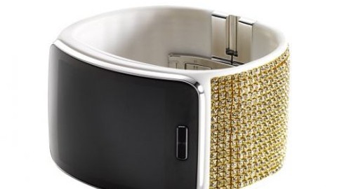 Samsung’un Swarovski koleksiyonu, Gear S ile genişliyor
