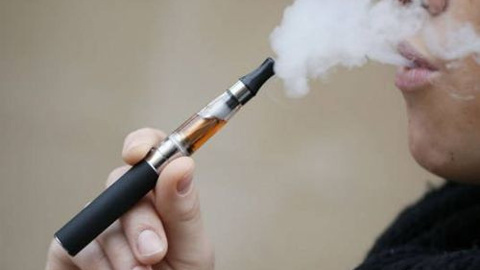 Patlayan Elektronik Sigara Sakat Bıraktı