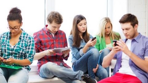 Y kuşağına göre masaüstü telefonların kullanım ömrü bitti