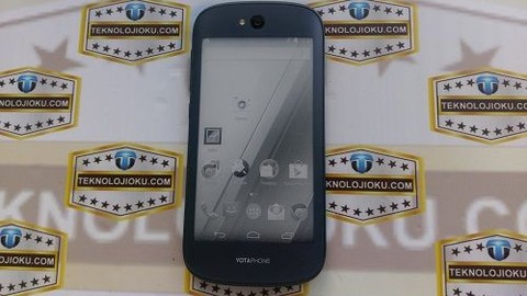 YotaPhone 2 Kutusundan Çıkıyor!