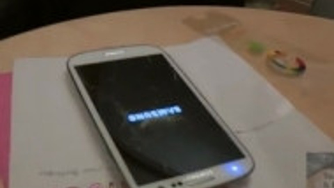 Galaxy S3 çekiç testi