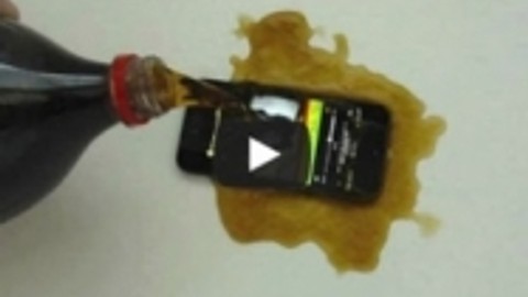 İPhone 5'e kola dökülürse!