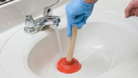 Tıkalı lavabo nasıl açılır?