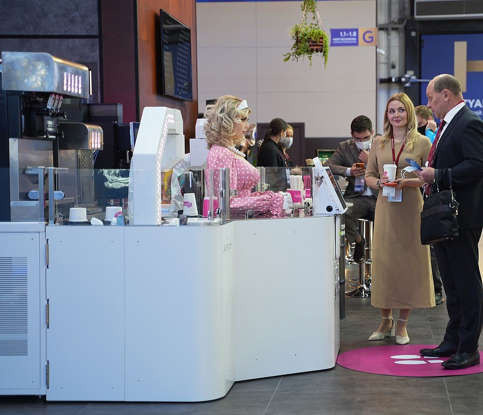 Dubai'de robot kafe açılıyor: Kasiyeri milyonlarca takipçiye sahip bir süper model robot! - Resim : 2