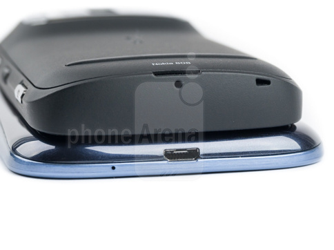 1341843392_nokia-808-pureview-vs-samsung-galaxy-s-iii-09.jpg