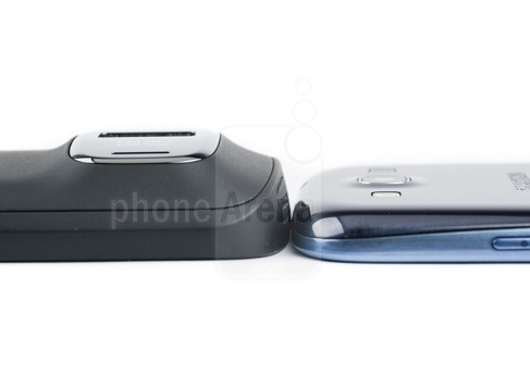 1341843633_nokia-808-pureview-vs-samsung-galaxy-s-iii-10.jpg