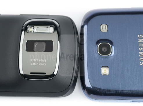 1341843313_nokia-808-pureview-vs-samsung-galaxy-s-iii-03.jpg