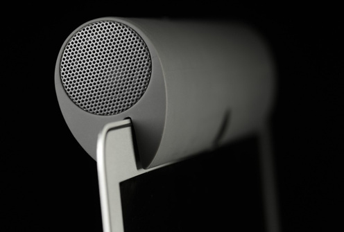 1354100902_zooka-wireless-speaker-review-side-macbook-lid-1000x665.jpg