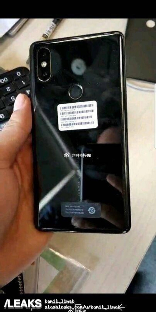 Xiaomi Mi MIX 2S'in arka ve ön tasarımı sızdırıldı - Resim : 2