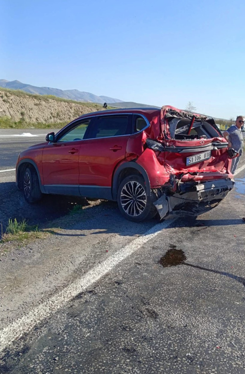 Bak işine Volvo, tırla çarpışan TOGG T10X hayat kurtardı - Resim : 1