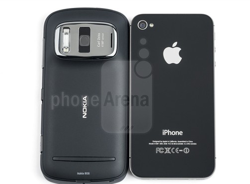 1341762940_nokia-808-pureview-vs-apple-iphone-4s-02.jpg