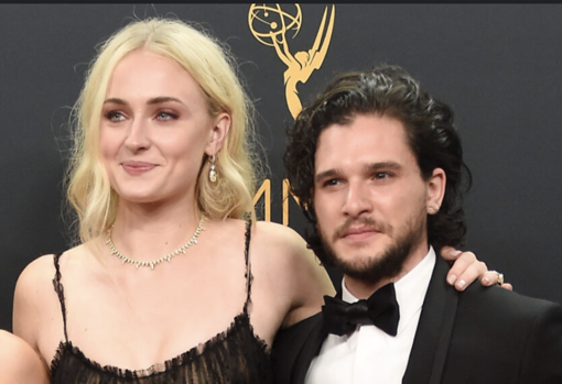 Game of Thrones yıldızları yeni filmde öpüşmek zorunda kaldı! - Resim : 1