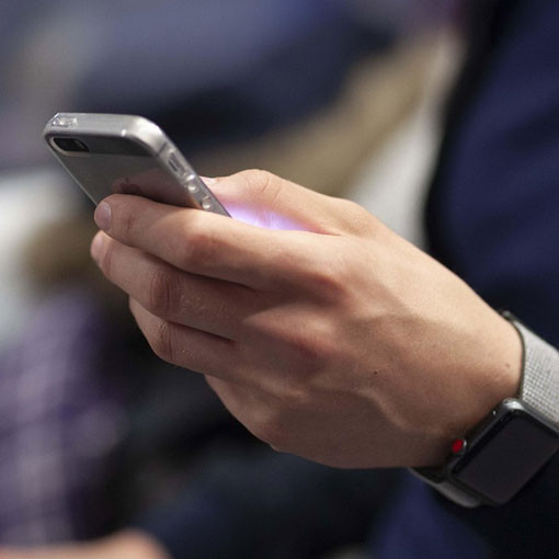 Apple'dan rakibi Spotify’a gönderme