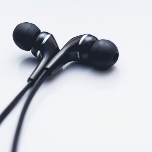 Kablolu kulaklıklar geri döndü: Satışlar ivme kazandı