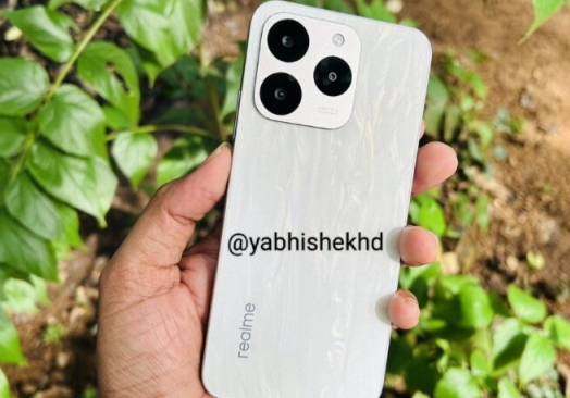 iPhone'a benzer tasarım: Realme 15T yolda! - Resim : 1
