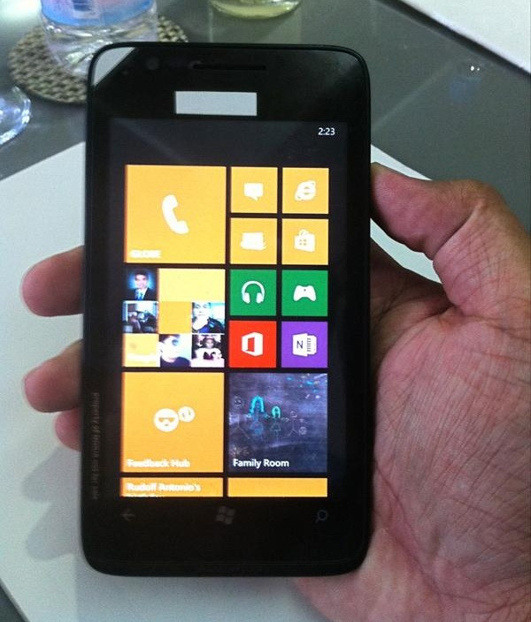 1355581004_nokiaa-eqk3pcmaaay2f.jpg