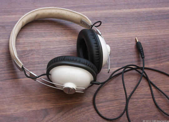 1360326650_panasonicheadphones3339714806620x443.jpg