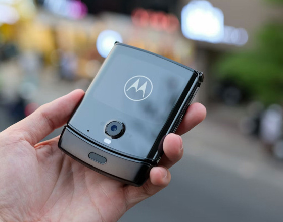 Motorola Razr Fold İnceleme: $1.900'lık İlk Büyük Katlanabilirinde Güçlü Batarya, Ciddi Eksikler