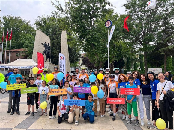 Bisiklet tutkunları, pedallarını TEGV’li çocuklara umut olmak için çevirdi - Resim : 1