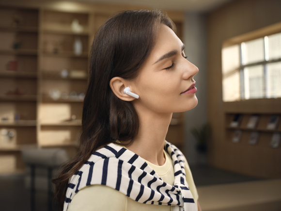 Huawei FreeBuds SE 4 Satışta: 50 Saat Pil Ömrü ve Gürültü Engelleme ile Dikkat Çekiyor - Resim : 1