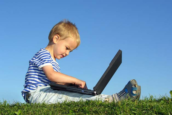 1360753618_child-with-computer.jpg