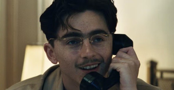 Timothée Chalamet,  yeni filminin Spanking sahnesini bizzat kendisi çekti - Resim : 1