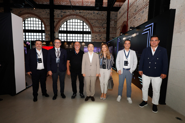 Samsung Türkiye, iş ortakları zirvesinde Vision AI stratejisiyle üretilen 2025 TV serisini tanıttı - Resim : 1
