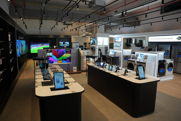 Samsung, MediaMarkt’ın teknoloji deneyim mağazası Tech Arena’da butik mağaza açtı - Resim : 1