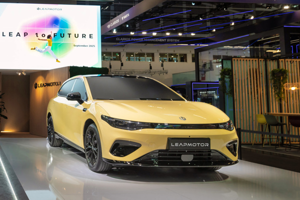 Leapmotor B05’in Dünya, B10’un ise Avrupa Prömiyerini Bir arada Gerçekleştirdi! - Resim : 1