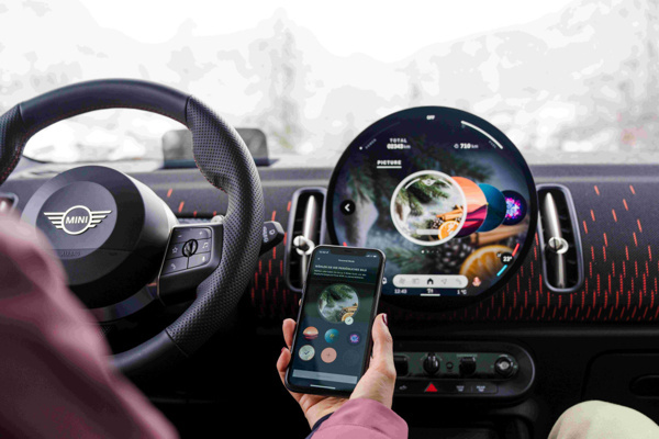 BMW ConnectedDrive ve MINI Connected ile  Geleceğin Mobilite Deneyimi Borusan Otomotiv’de - Resim : 1