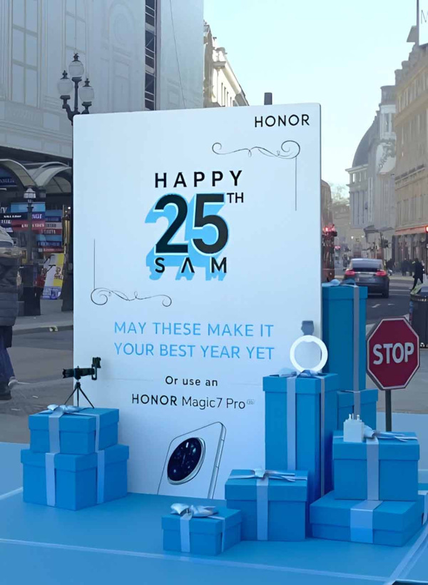 Honor, Samsung ile fena dalga geçti - Resim : 1