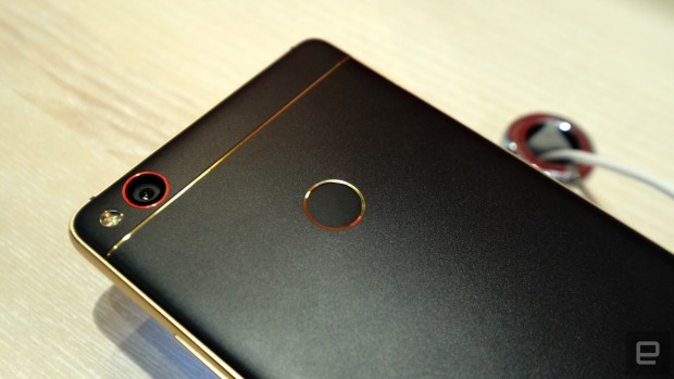 ZTE Nubia Z11 siyah gold tasarımı - Resim: 16