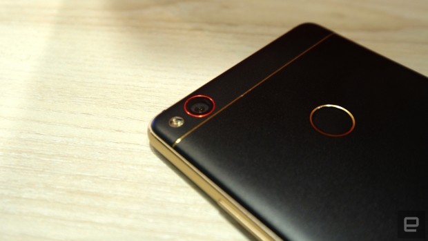 ZTE Nubia Z11 siyah gold tasarımı - Resim: 8