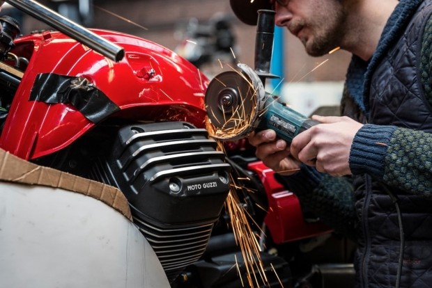 Kaportası çöp tenekesinden yapılan Moto Guzzi V8 - Resim: 6