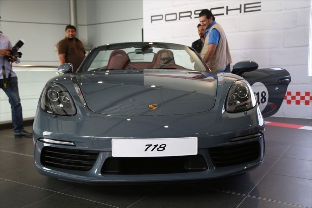 Porsche'un yeni modelleri 718 Boxster ve 718 Boxster S - Resim: 5